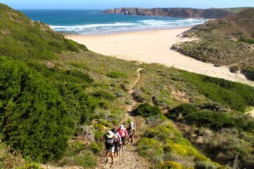 WHAT MAKES THE ALGARVE SO POPULAR?